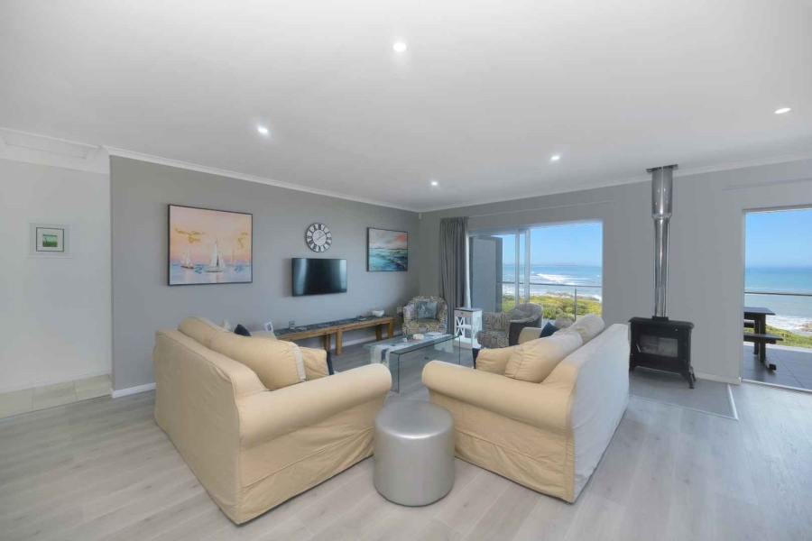 5 Bedroom Property for Sale in Kleinbaai Western Cape